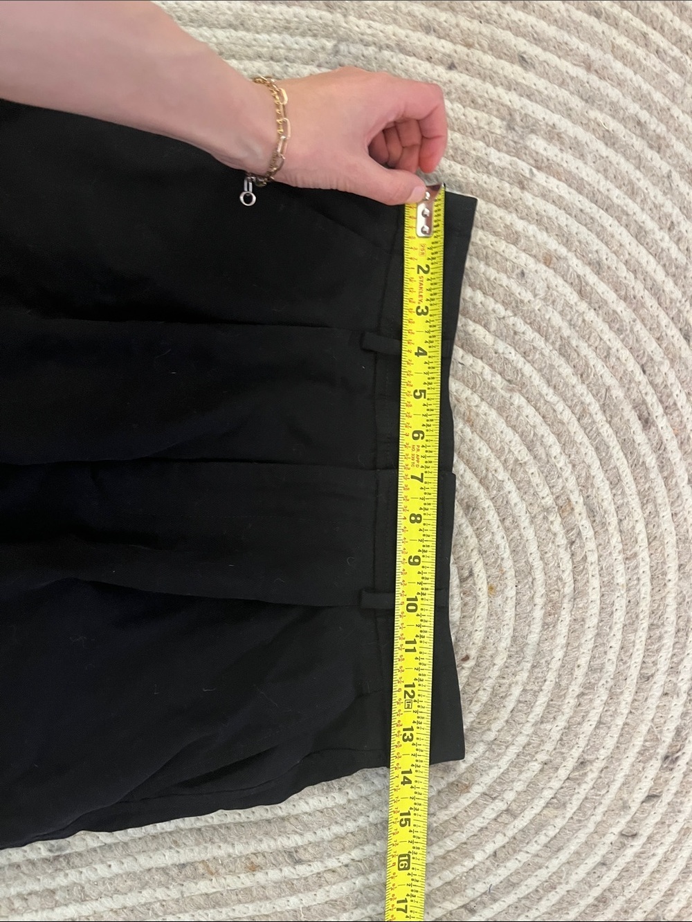 Everlane the Draper buttersmooth pleated black high waisted shorts - Picture 8 of 10